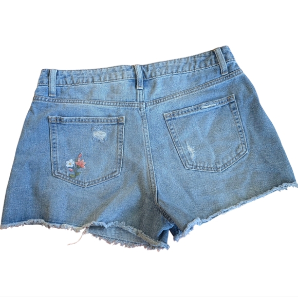 Time And Tru Floral High Rise Jean Shorts Size 10 - Picture 4 of 6